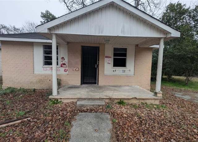 Property at 3855 Mercer St, Macon, GA 31204, 3 beds, 2 baths