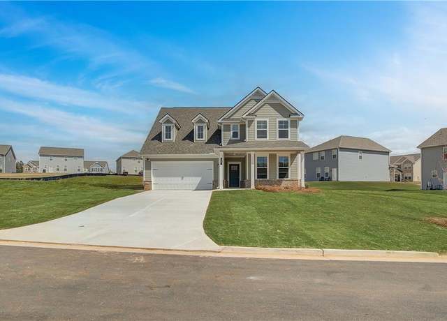 Property at 102 Homesite Fayme Ct, Newnan, GA 30263, 5 beds, 3 baths