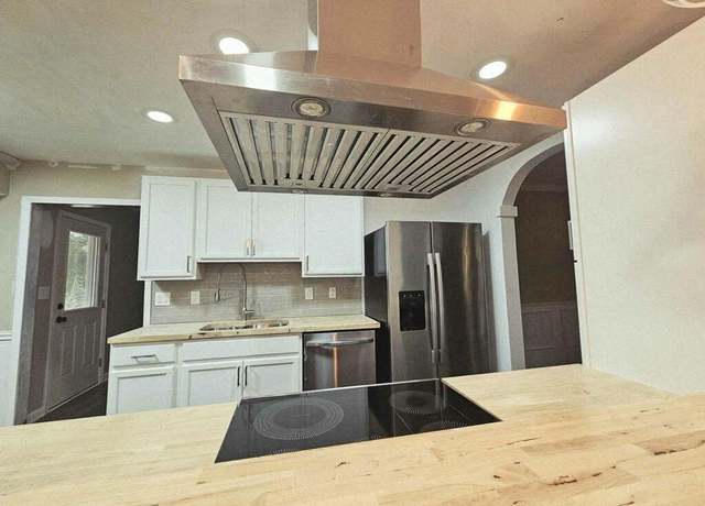 Property at 3635 Crossvale Rd, Stonecrest, GA 30038, 3 beds, 2.5 baths