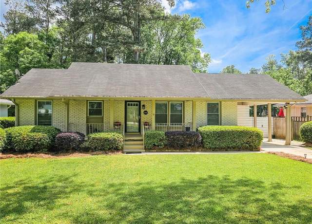 Property at 2413 Hunting Valley Dr, Decatur, GA 30033, 3 beds, 2 baths