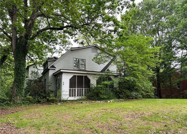 Property at 2413 Charleston Oaks Ln, Decatur, GA 30030, 4 beds, 3 baths