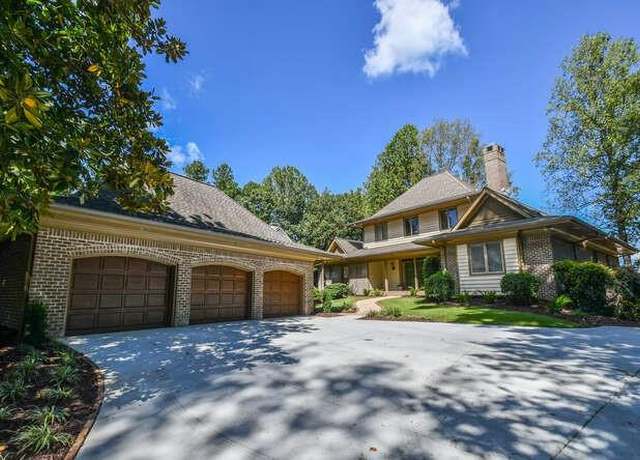 Property at 2555 Fairview Dr, Cumming, GA 30041, 4 beds, 4.5 baths