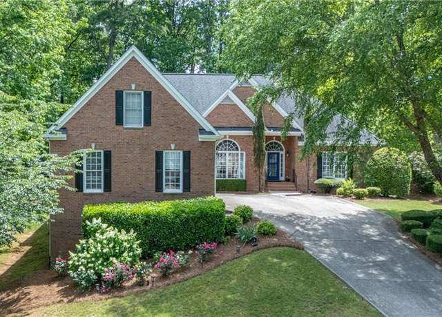Property at 4825 Brighton Lake Dr, Cumming, GA 30040, 5 beds, 3.5 baths