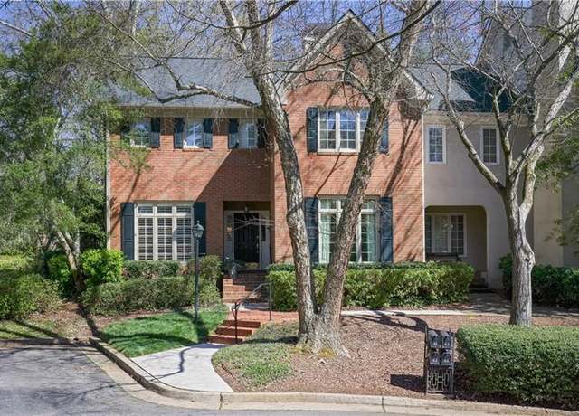 Property at 45 Paces West Dr NW, Atlanta, GA 30327, 3 beds, 2.5 baths