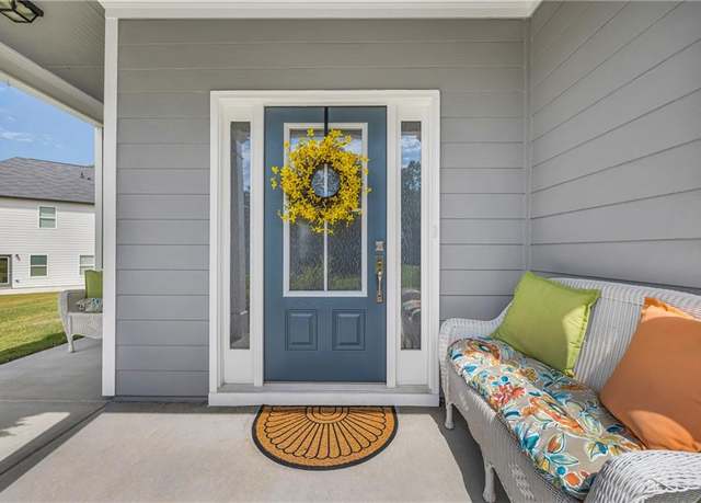 Property at 324 Quail Forest Cir, Toccoa, GA 30577, 3 beds, 2.5 baths