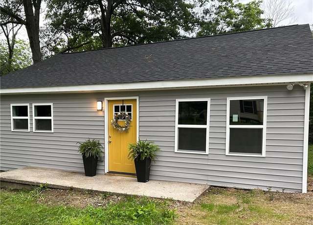 Property at 106 Jones St, Summerville, GA 30747, 3 beds, 2 baths