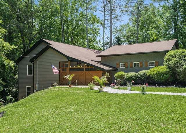 Property at 2674 Skylane Dr, Marietta, GA 30062, 3 beds, 2 baths