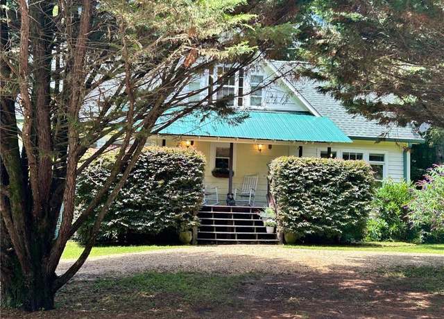 Property at 279 Gartrell St, Ellijay, GA 30540, 2 beds, 2 baths
