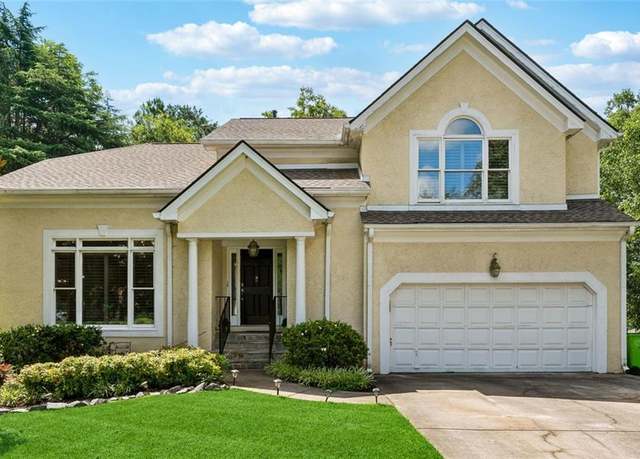 Property at 16 Ancient Oak Ct NE, Marietta, GA 30067, 4 beds, 3.5 baths