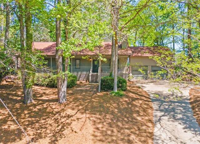 Property at 255 White Pines Dr, Alpharetta, GA 30004, 3 beds, 2 baths