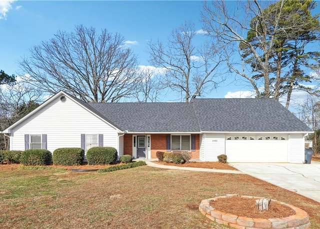 Property at 1431 Willow Bend Dr, Snellville, GA 30078, 3 beds, 2 baths