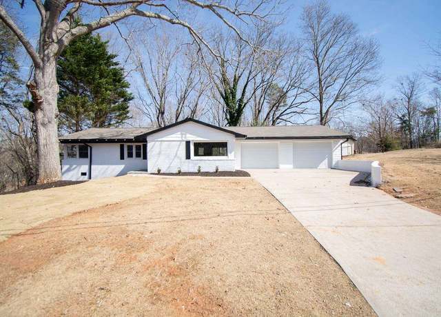 Property at 1883 Pine Tree Trl, Gainesville, GA 30501, 3 beds, 2 baths