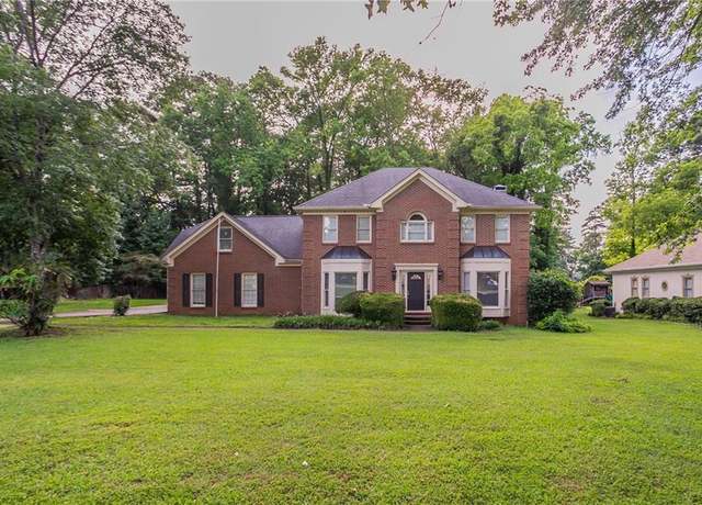 Property at 214 Jamestown Ave, Jonesboro, GA 30236, 5 beds, 2.5 baths
