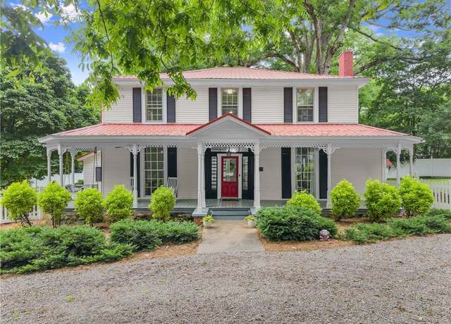 Property at 209 Athens St, Jefferson, GA 30549, 4 beds, 3.5 baths