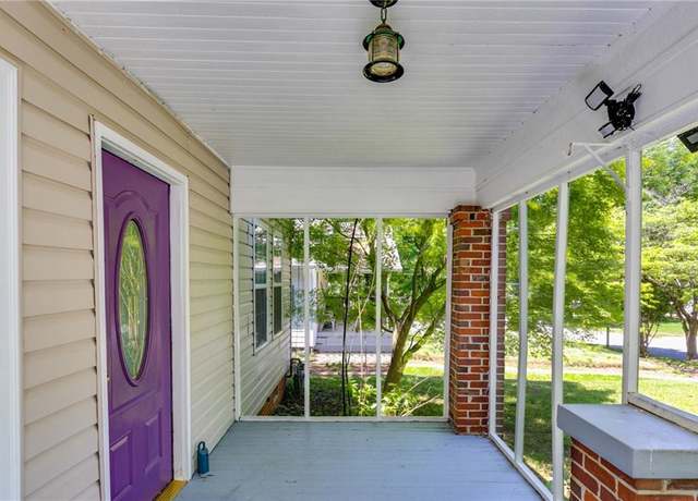 Property at 1834 Broad Ave, Atlanta, GA 30344, 2 beds, 1 bath