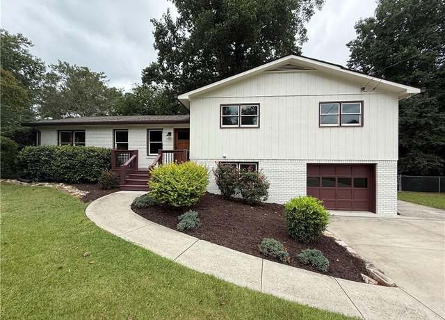 Property at 303 Council Blf, Woodstock, GA 30188, 3 beds, 2 baths