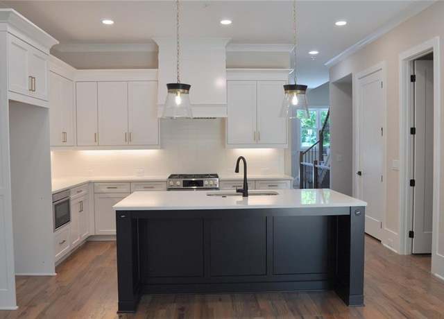 Property at 285 White St #4, Marietta, GA 30060, 3 beds, 4.5 baths