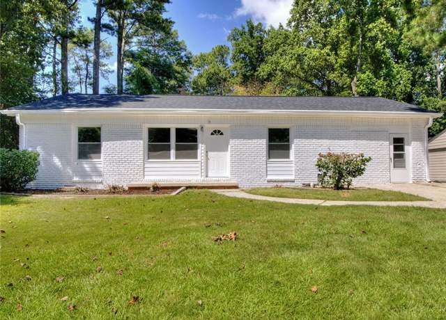 Property at 3946 Green Oak Dr, Doraville, GA 30340, 3 beds, 2 baths