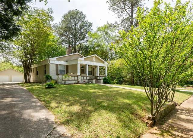 Property at 1104 Victory Dr SW, Atlanta, GA 30310, 3 beds, 2 baths