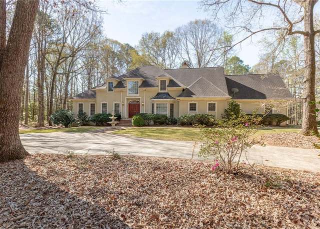 Property at 115 Flagstop Run, Fayetteville, GA 30215, 5 beds, 4.5 baths