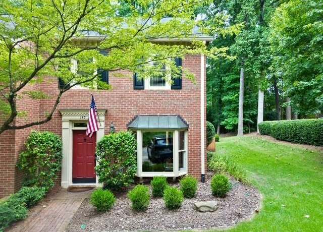 Property at 145 Weatherburne Dr, Roswell, GA 30076, 2 beds, 2.5 baths