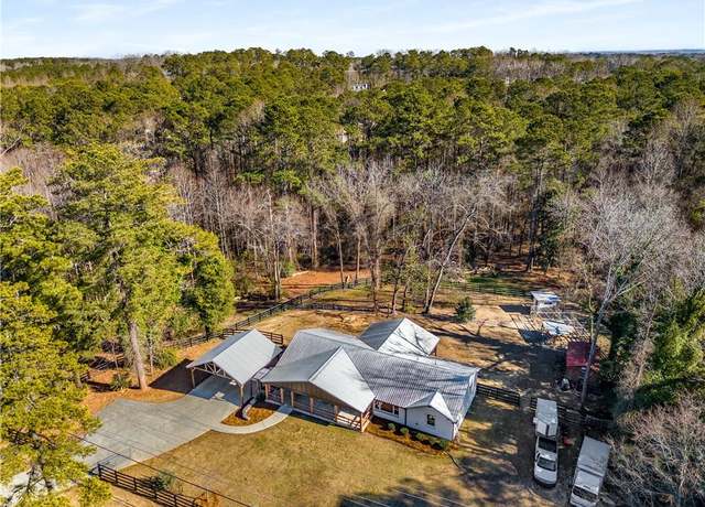 Property at 5035 Villa Rica Hwy, Dallas, GA 30157, 4 beds, 2.5 baths