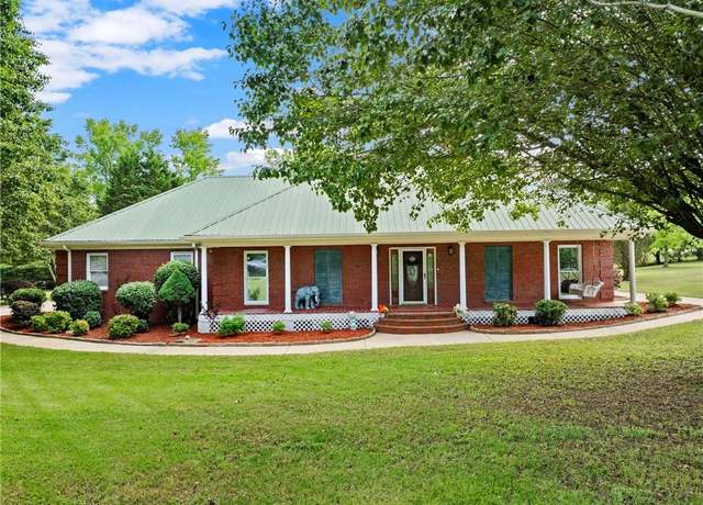 Property at 2620 Dr Bramblett Rd, Cumming, GA 30028, 3 beds, 2 baths