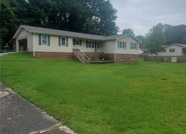 Property at 204 Melanie Ln, Woodstock, GA 30188, 3 beds, 2 baths