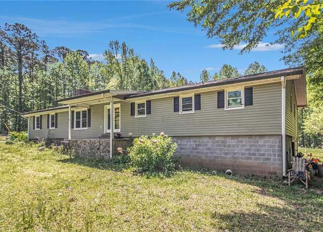 Property at 233 Bexton Rd, Moreland, GA 30259, 3 beds, 2 baths