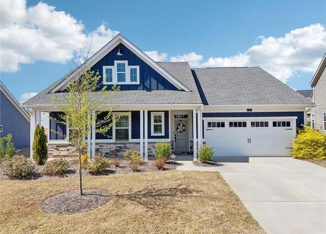 Property at 627 Michigan Cir, Hoschton, GA 30548, 3 beds, 2 baths