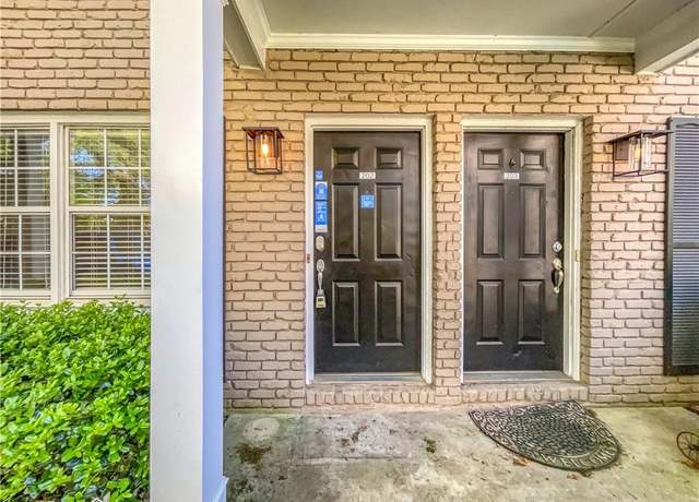 Property at 2232 Dunseath Ave NW #202, Atlanta, GA 30318, 2 beds, 1.5 baths
