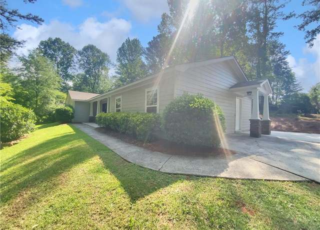 Property at 1950 S Inlet, Marietta, GA 30066, 4 beds, 2 baths