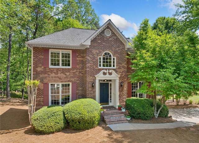 Property at 3585 Legacy Trce, Alpharetta, GA 30022, 5 beds, 3.5 baths