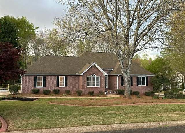 Property at 2025 Golden Ridge Cir, Cumming, GA 30040, 5 beds, 3.5 baths