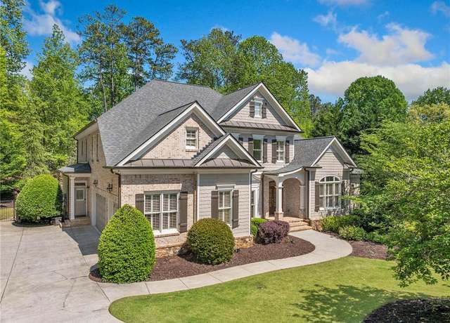 Property at 330 Plantation Way, Roswell, GA 30075, 5 beds, 4.5 baths