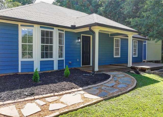 Property at 3208 Navajo Cir, Gainesville, GA 30501, 3 beds, 2 baths