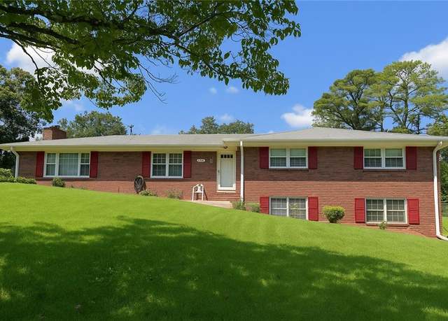 Property at 4021 Philmont Dr, Marietta, GA 30066, 3 beds, 2 baths