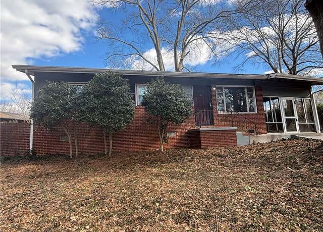 Property at 2069 Bixler Cir, Decatur, GA 30032, 3 beds, 2 baths