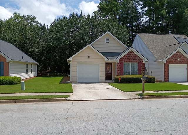 Property at 761 Hillandale Ln, Lithonia, GA 30058, 2 beds, 2 baths