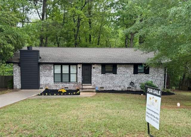 Property at 7994 Devonshire Dr, Jonesboro, GA 30238, 3 beds, 2 baths