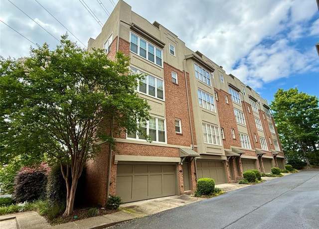 Property at 1376 Parkview Ln NE, Atlanta, GA 30324, 3 beds, 2.5 baths