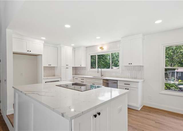 Property at 3447 Dry Creek Rd, Marietta, GA 30062, 3 beds, 2 baths
