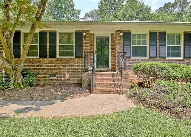 Property at 501 Bridlepath Ln, Peachtree City, GA 30269, 3 beds, 2 baths
