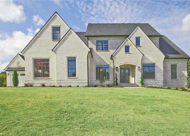 Property at 6185 Orville Dr, Flowery Branch, GA 30542, 4 beds, 4.5 baths