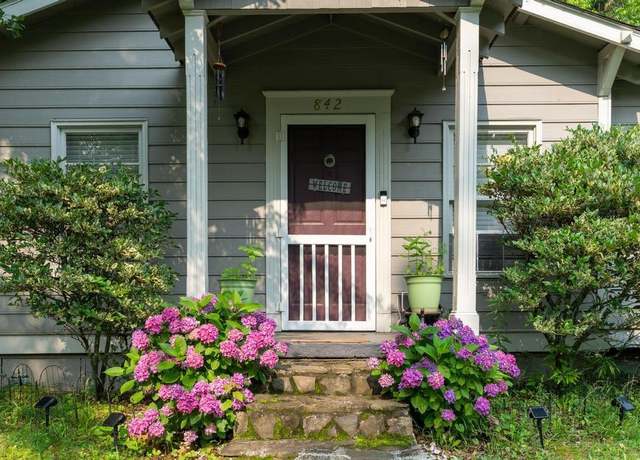 Property at 842 Third St, Stone Mountain, GA 30083, 2 beds, 1 bath