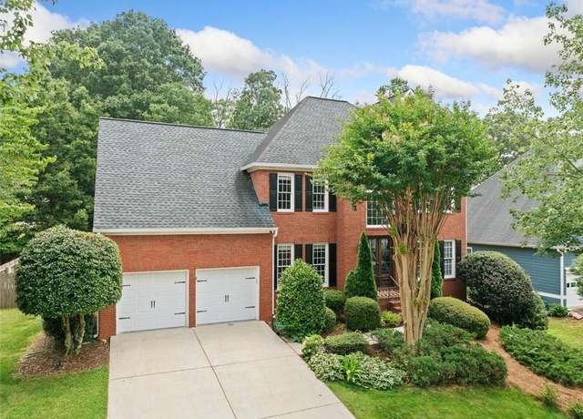 Property at 530 Summerhill Dr, Roswell, GA 30075, 6 beds, 3.5 baths