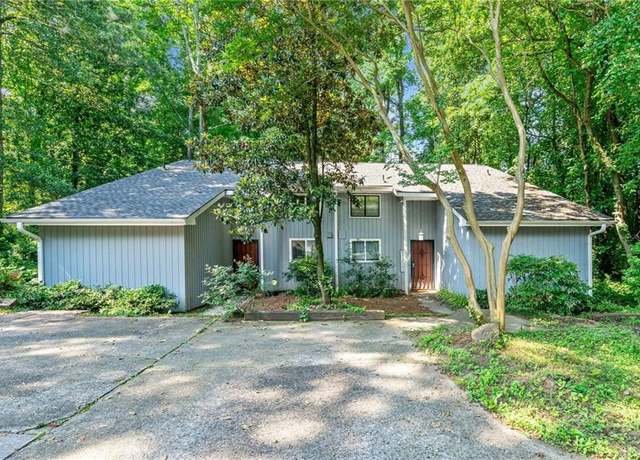 Property at 2292 Paces Ferry Rd, Smyrna, GA 30080, 6 beds, 4 baths