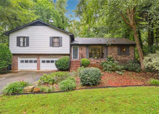 Property at 3399 Clair Cir, Marietta, GA 30066, 3 beds, 2 baths