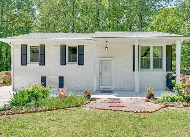 Property at 3990 Admiral Dr, Chamblee, GA 30341, 4 beds, 3 baths