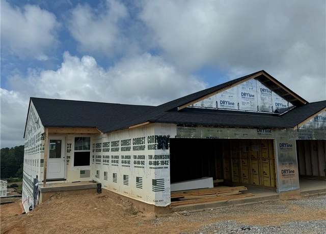 Property at 15 Village Dr, Dawsonville, GA 30534, 4 beds, 2.5 baths